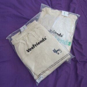 VeeFriends Classic Cream Hoodie & Sweatpant Size Medium *New with Tags*